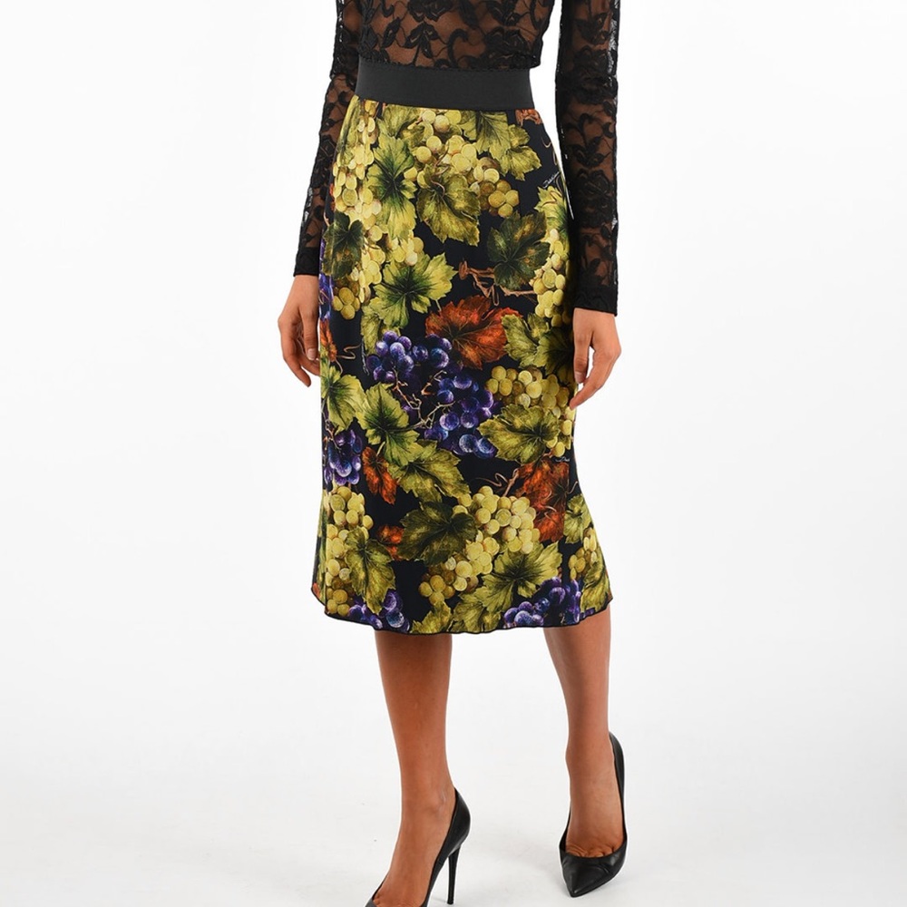 🍇 Dolce & Gabbana Grape Print Skirt